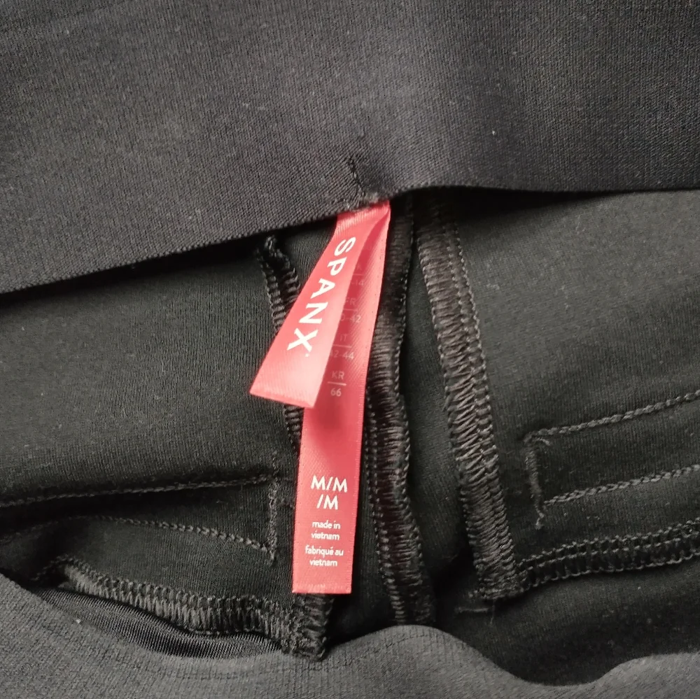 Spanx Skinny Pants With White Stripe